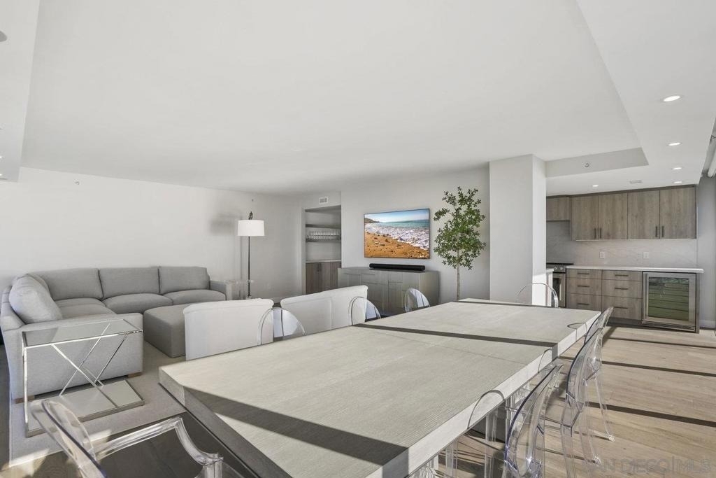 1750 Avenida Del Mundo - Photo 6