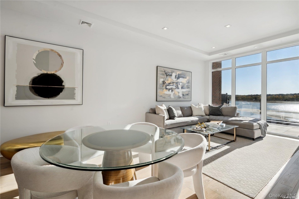 10 Shore Road - Photo 8
