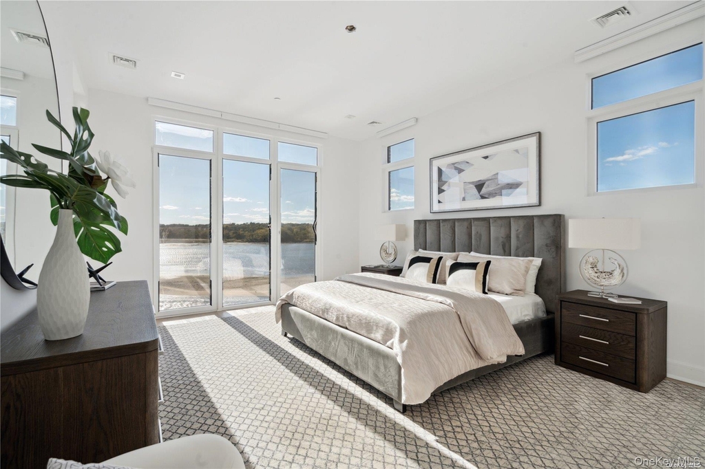 10 Shore Road - Photo 17