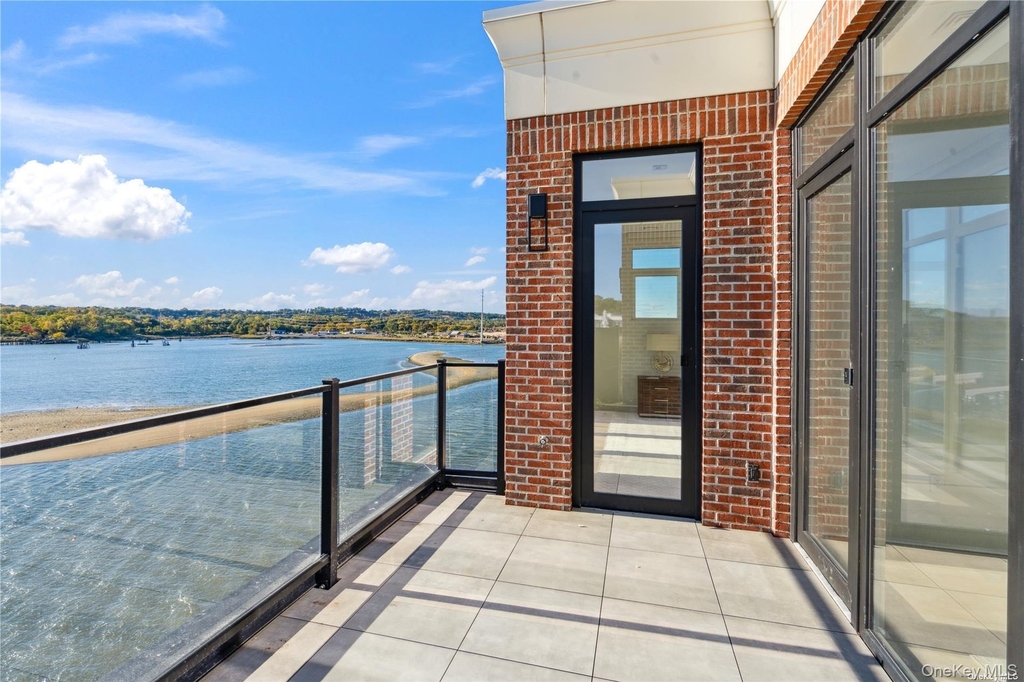 10 Shore Road - Photo 19