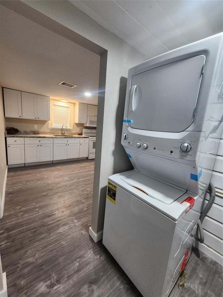 6203 1/2 Hoffman Street - Photo 8