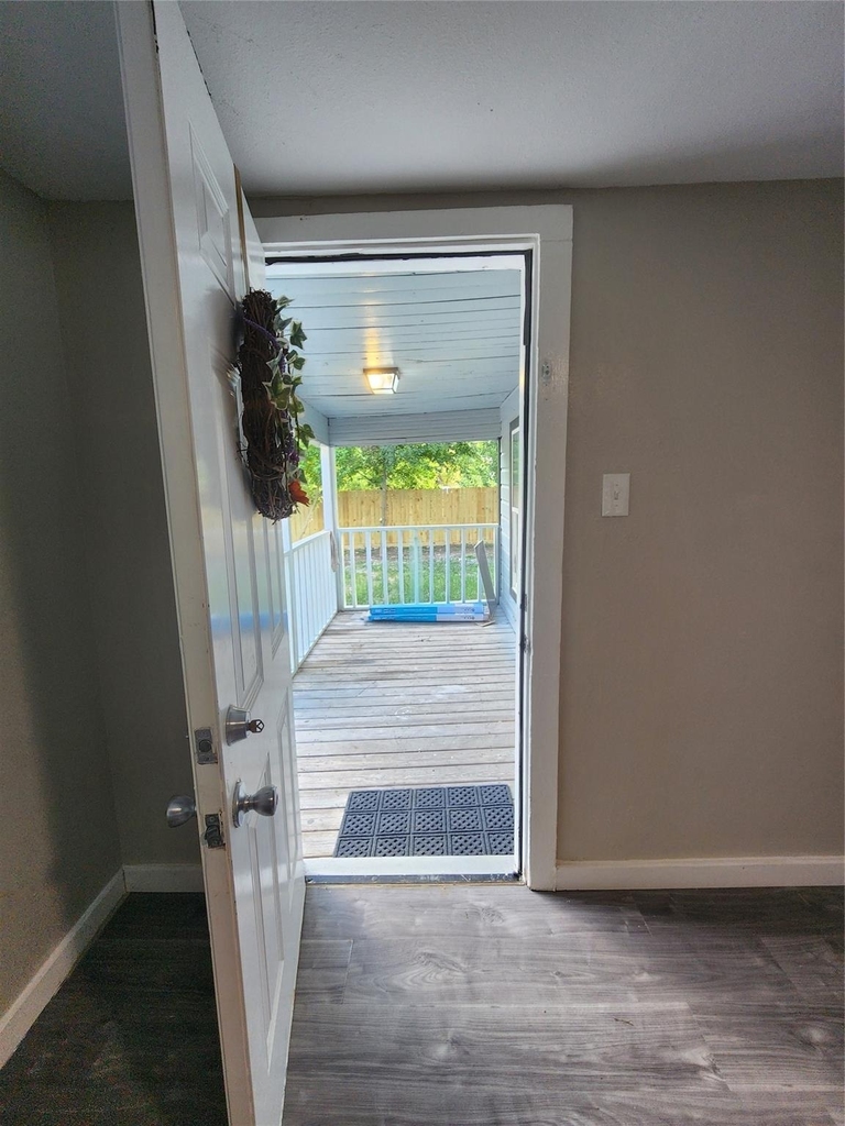 6203 1/2 Hoffman Street - Photo 3