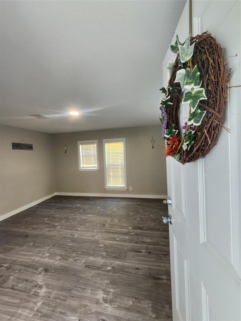 6203 1/2 Hoffman Street - Photo 4