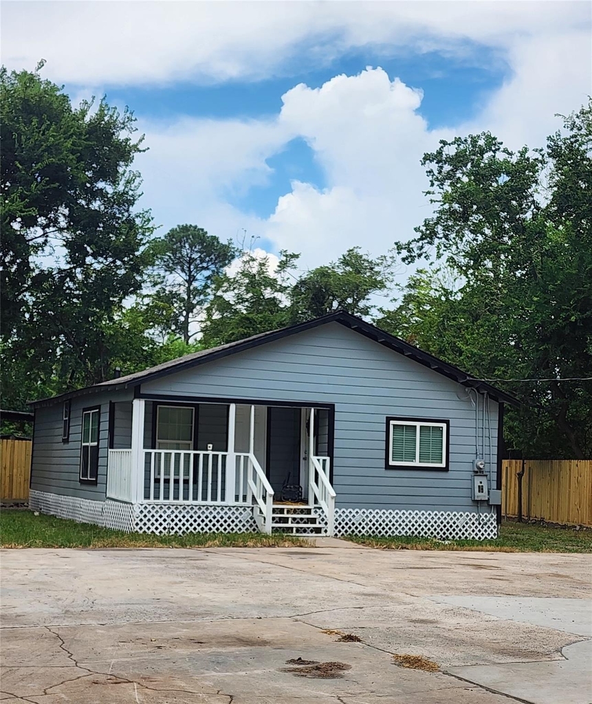 6203 1/2 Hoffman Street - Photo 1