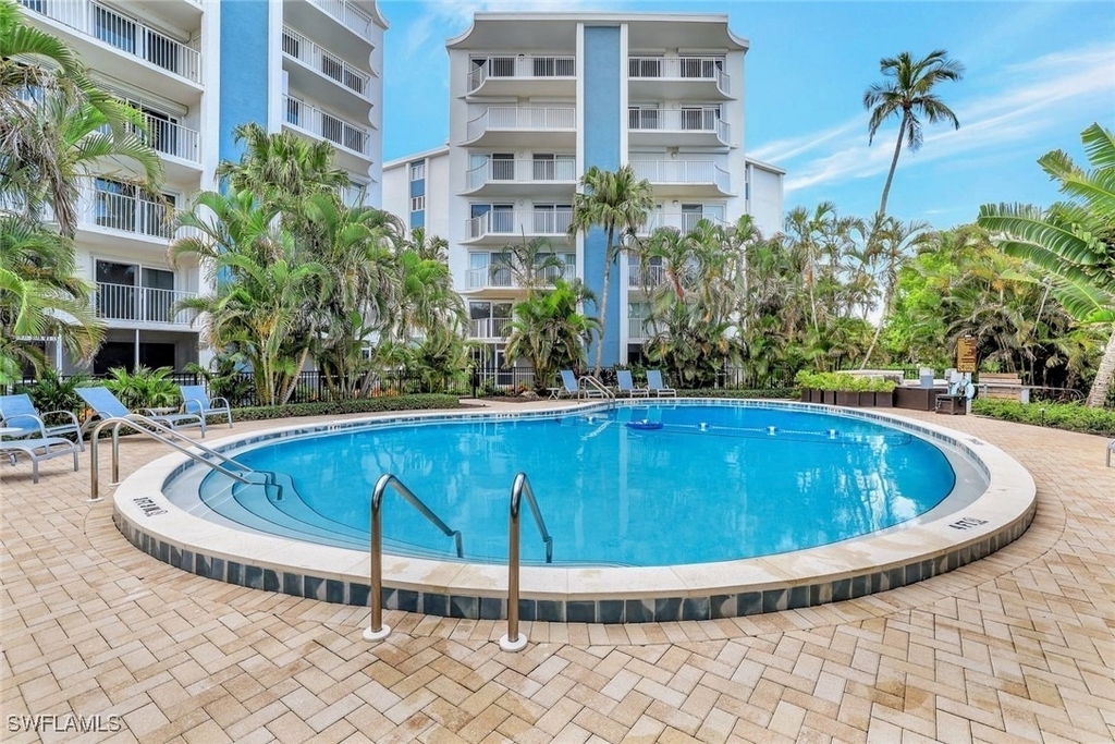 1300 Gulf Shore Boulevard N - Photo 1