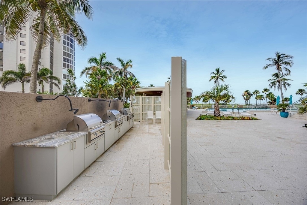 4651 Gulf Shore Boulevard N - Photo 8