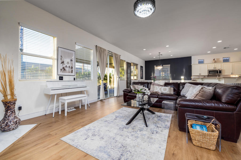 49527 Wayne Street - Photo 3