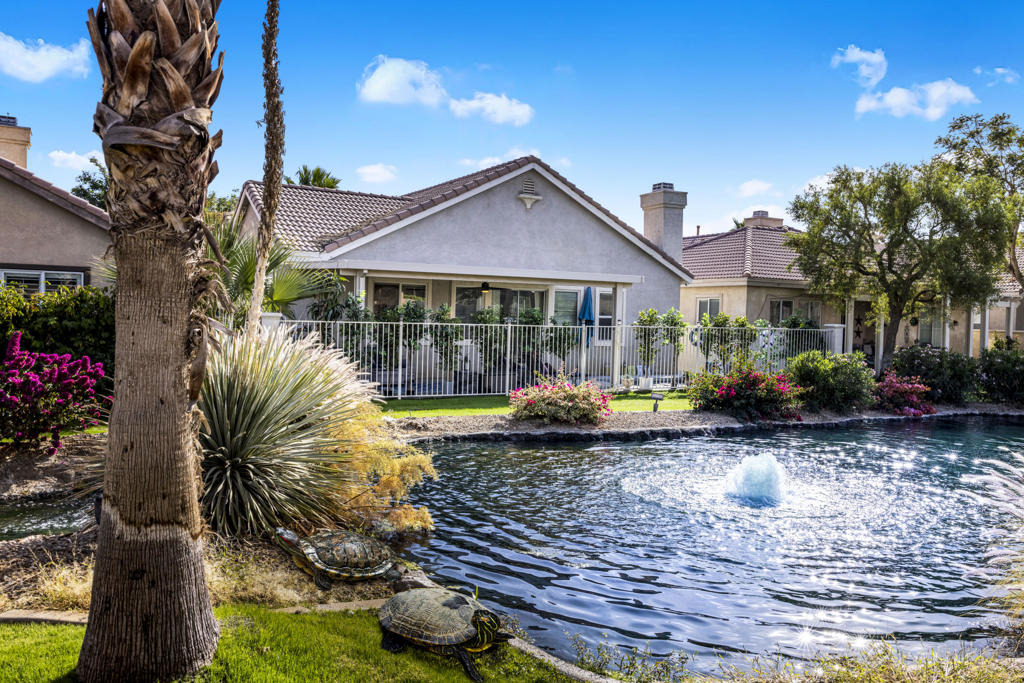 49527 Wayne Street - Photo 2