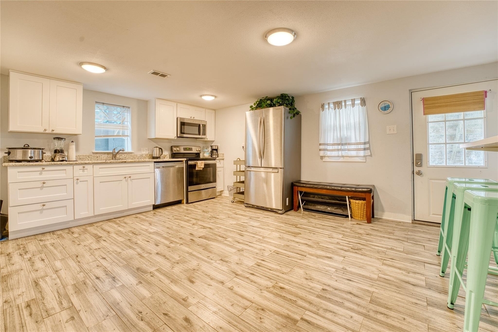 1917 Avenue M 1/2 - Photo 3