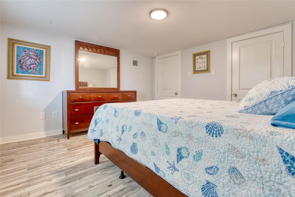 1917 Avenue M 1/2 - Photo 8