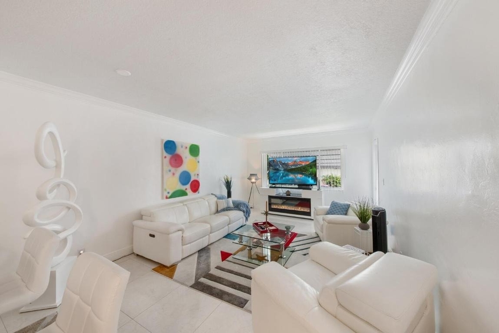 2581 N Garden Drive - Photo 3