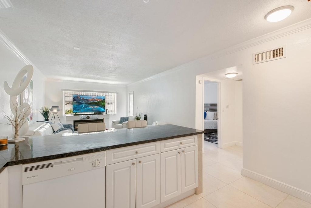 2581 N Garden Drive - Photo 9