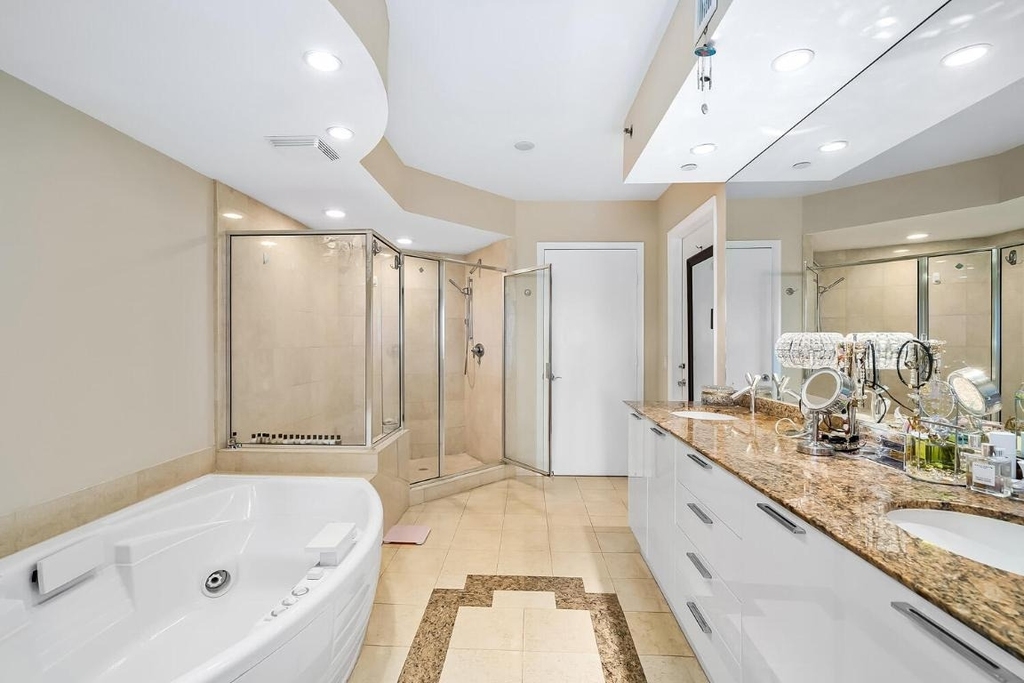 18911 Collins Avenue - Photo 35