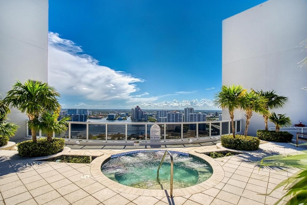 18911 Collins Avenue - Photo 5
