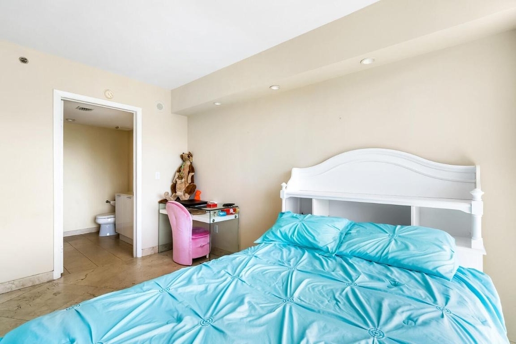 18911 Collins Avenue - Photo 45