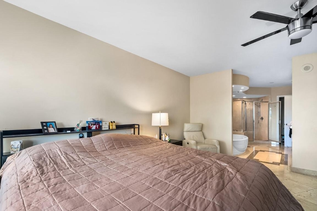 18911 Collins Avenue - Photo 33