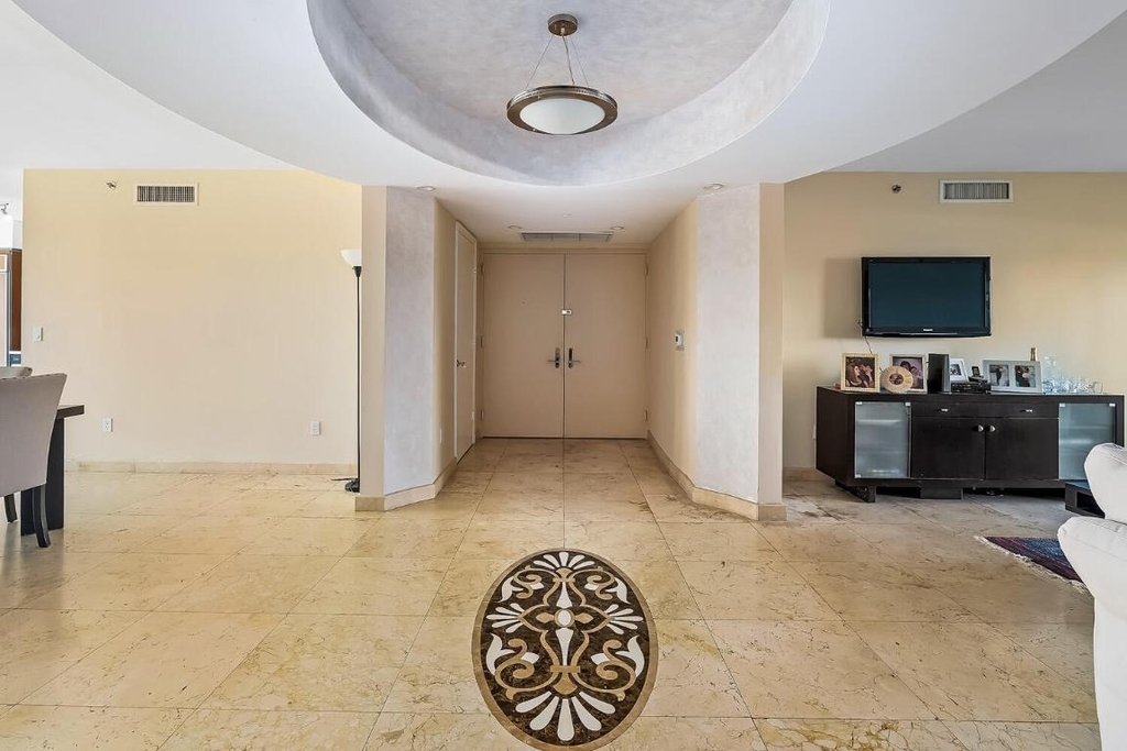 18911 Collins Avenue - Photo 21
