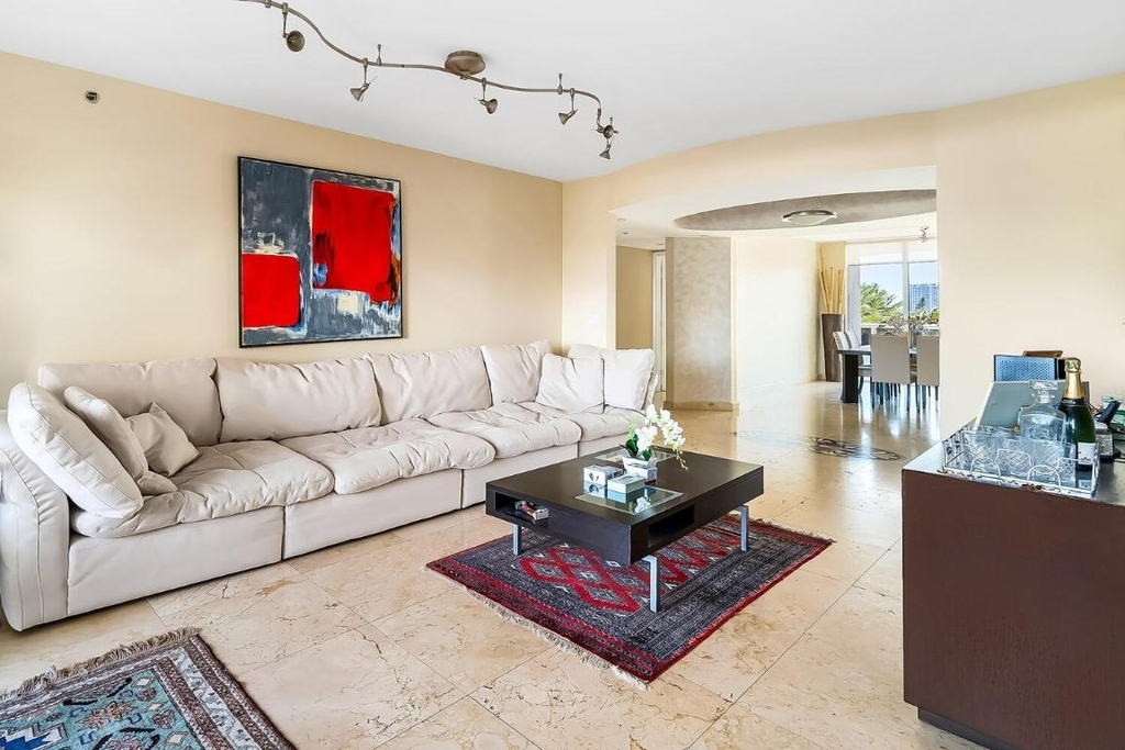18911 Collins Avenue - Photo 18