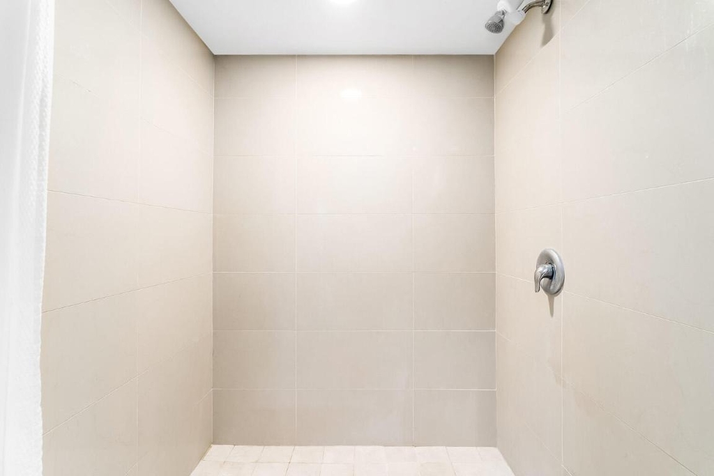 18911 Collins Avenue - Photo 41