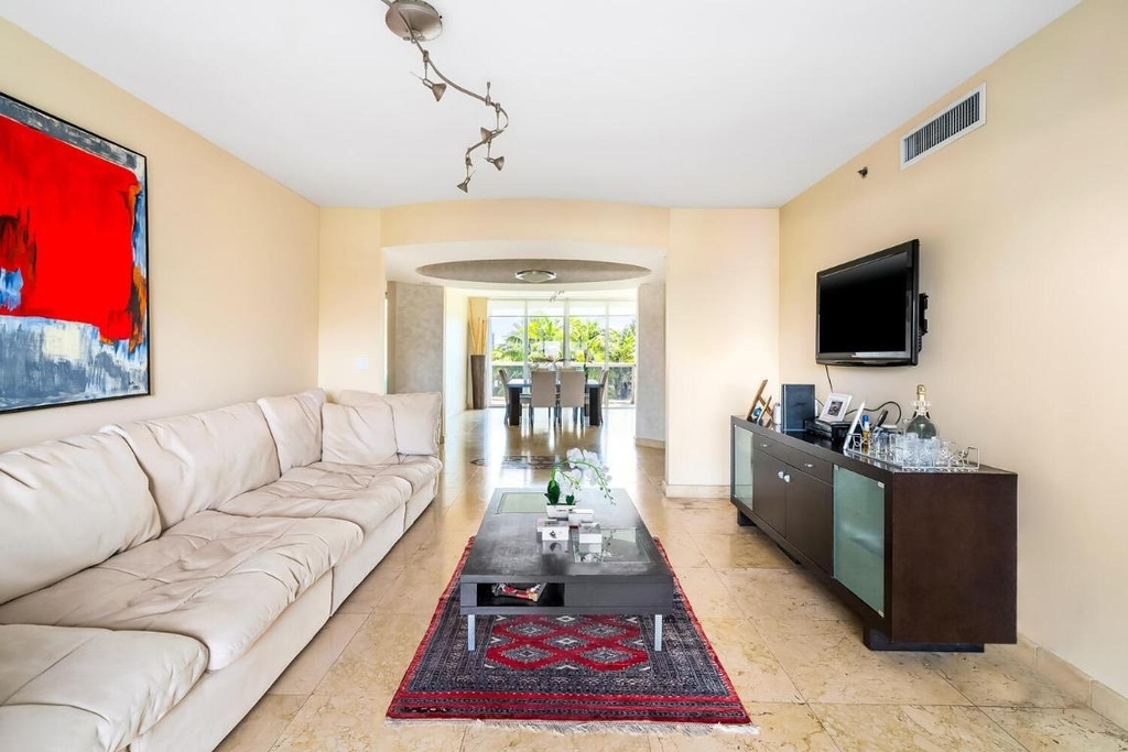 18911 Collins Avenue - Photo 17