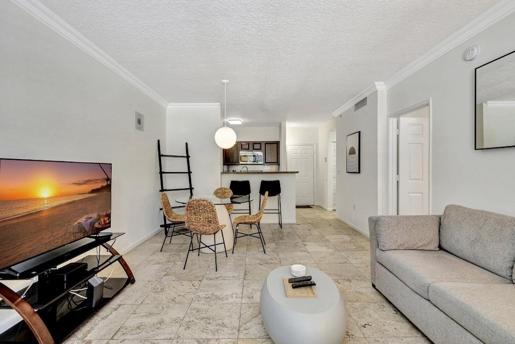 580 S Sapodilla Avenue - Photo 11