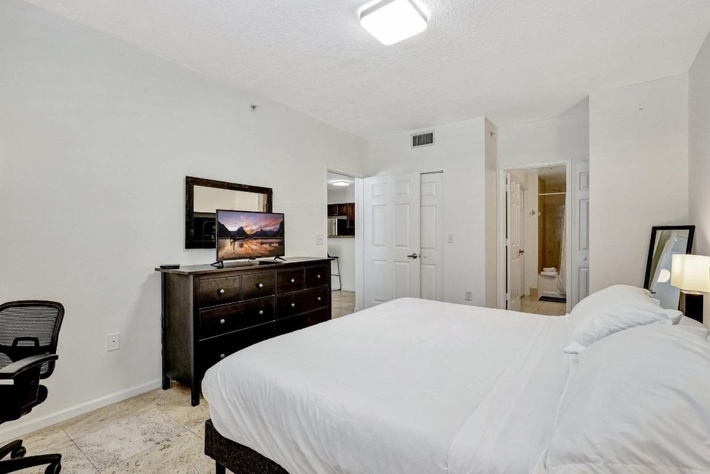 580 S Sapodilla Avenue - Photo 14
