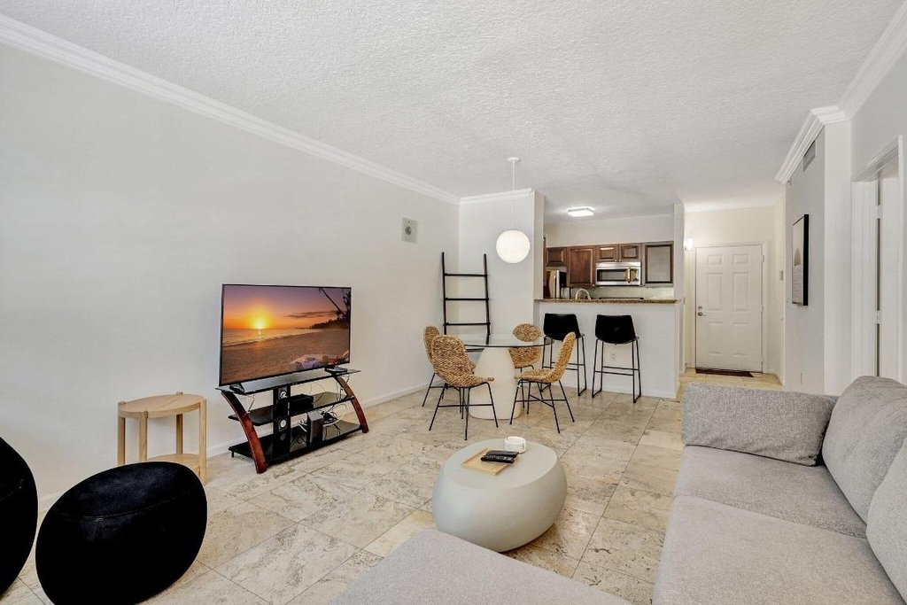 580 S Sapodilla Avenue - Photo 10