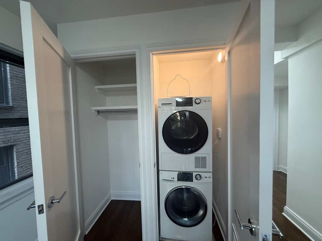 20 Beekman Place - Photo 7
