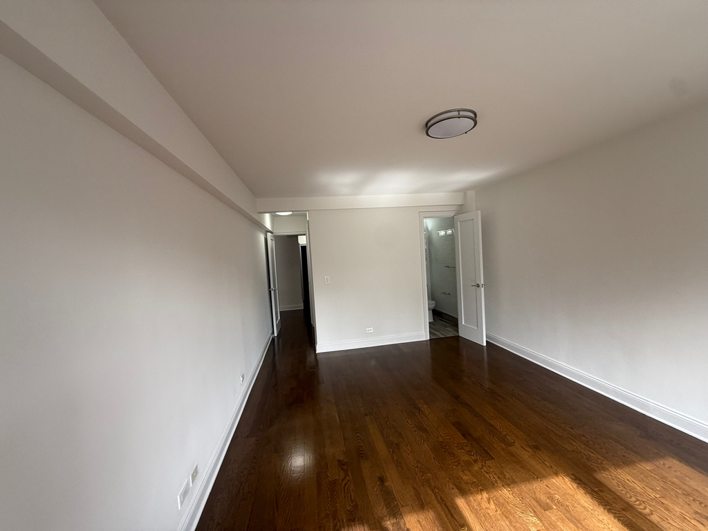 20 Beekman Place - Photo 13