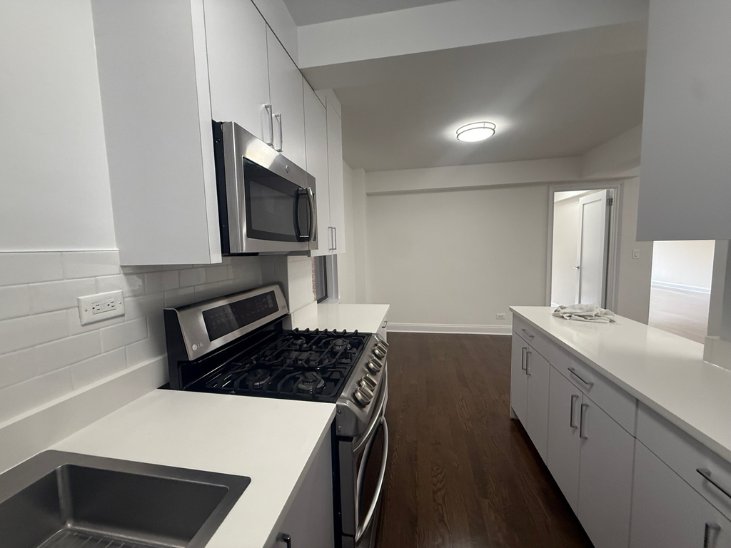 20 Beekman Place - Photo 5
