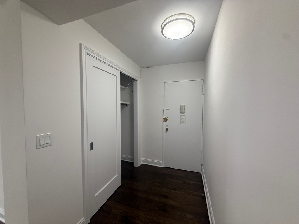 20 Beekman Place - Photo 1