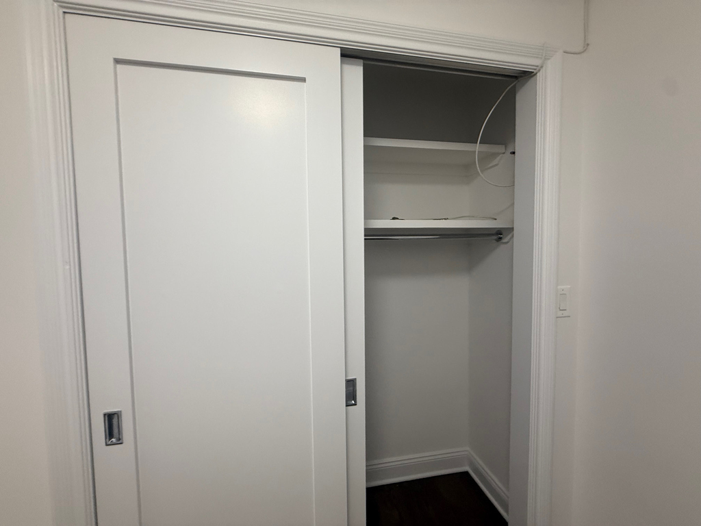 20 Beekman Place - Photo 2