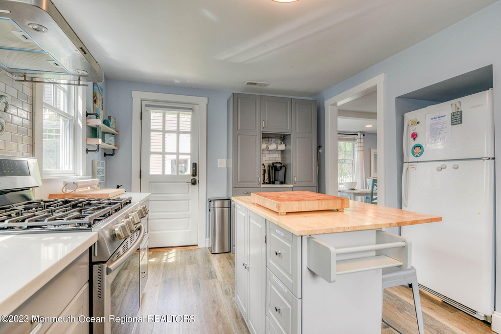 88 Broadway - Photo 17