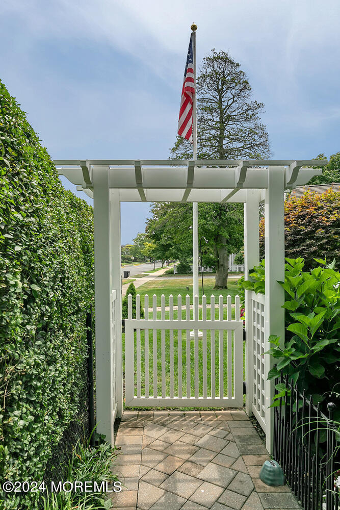 208 Neptune Place - Photo 44