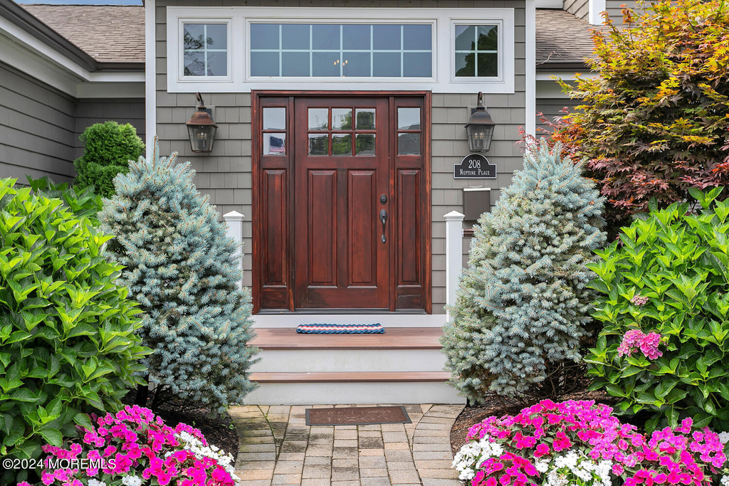 208 Neptune Place - Photo 2