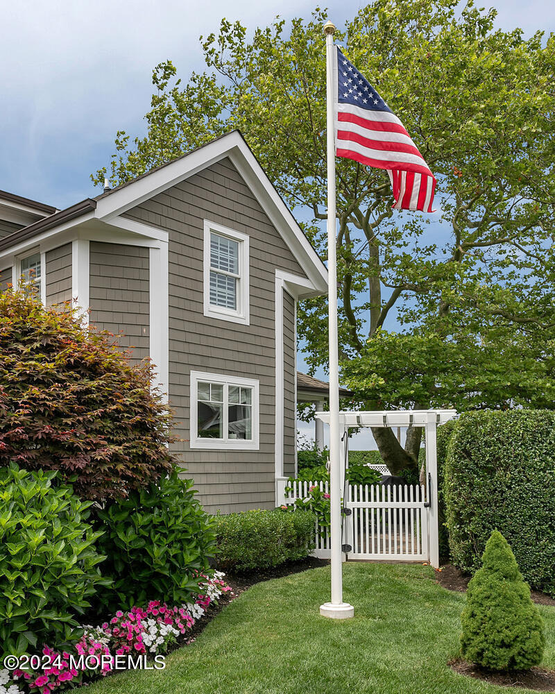 208 Neptune Place - Photo 43