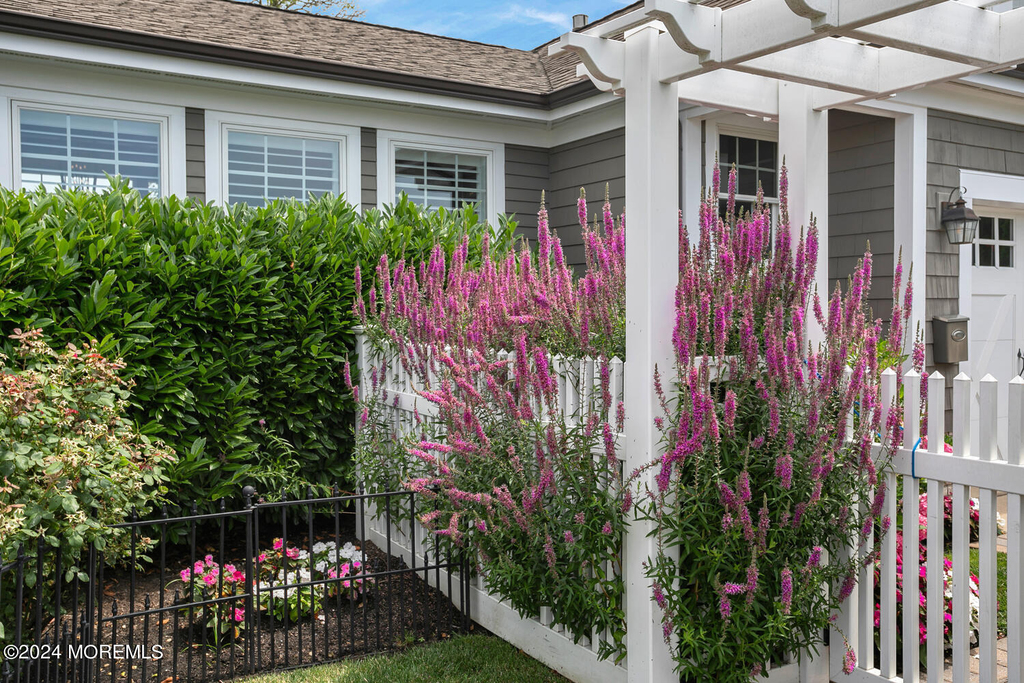 208 Neptune Place - Photo 49
