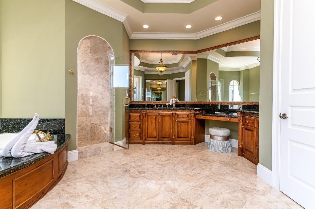580 Admirals Way - Photo 12
