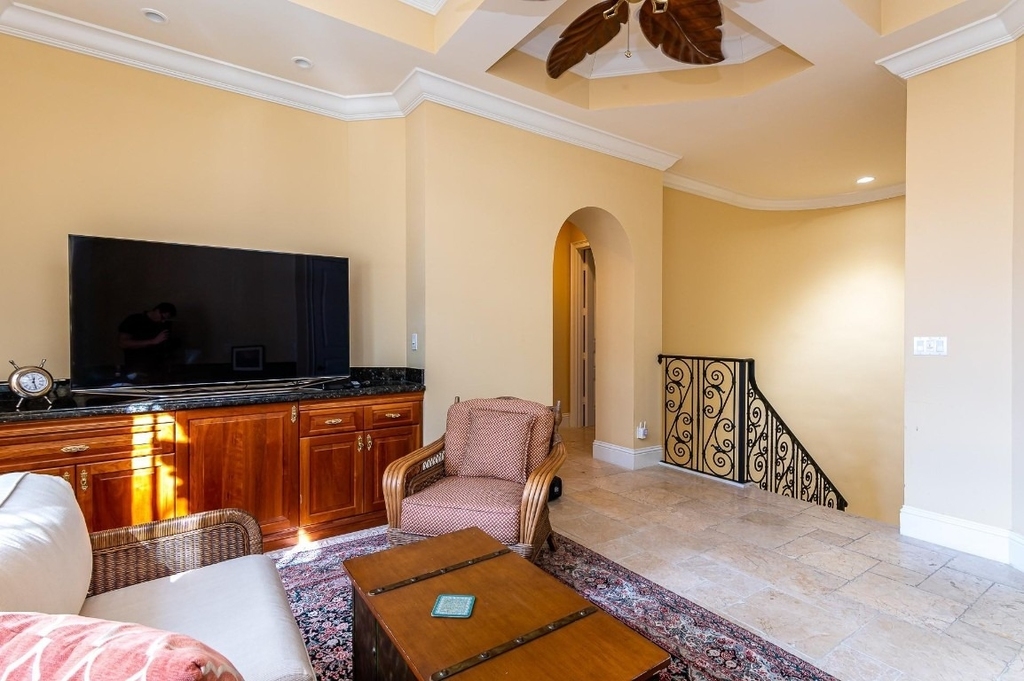 580 Admirals Way - Photo 8
