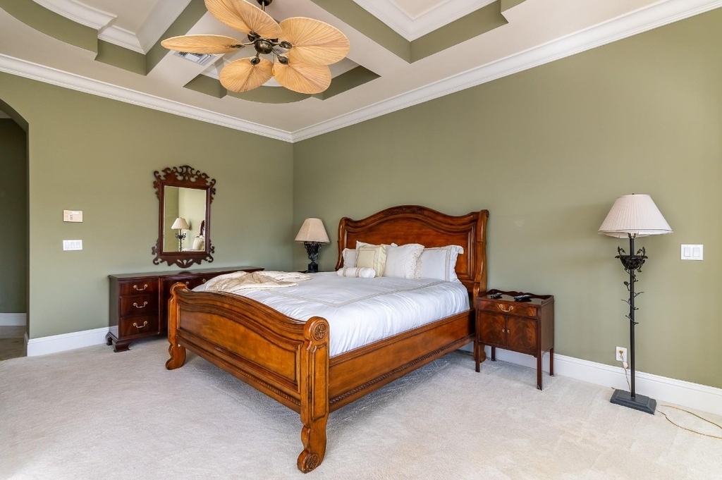 580 Admirals Way - Photo 10
