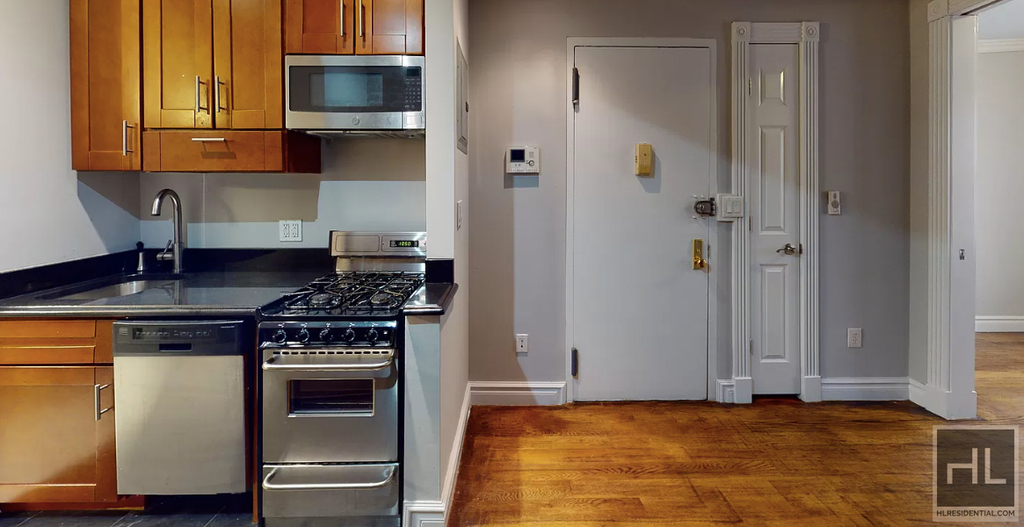 W 53rd St. - Photo 2