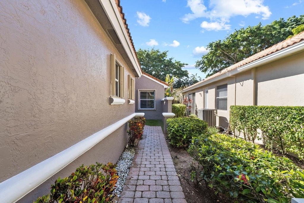 10860 Fairmont Village Drive - Photo 38