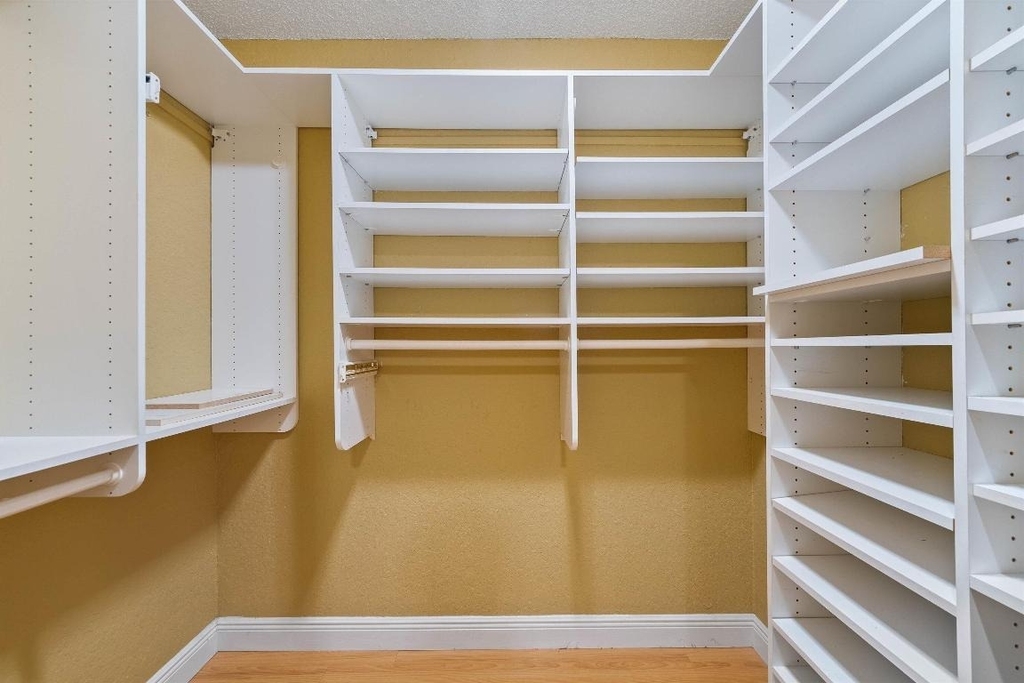 10860 Fairmont Village Drive - Photo 21
