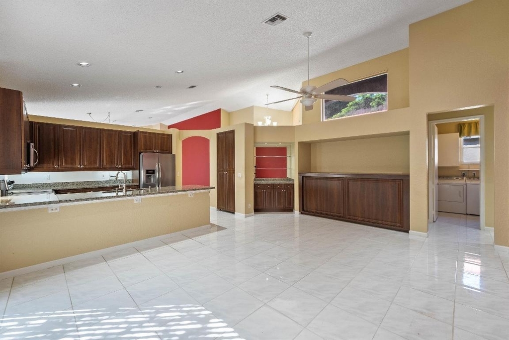 10860 Fairmont Village Drive - Photo 11