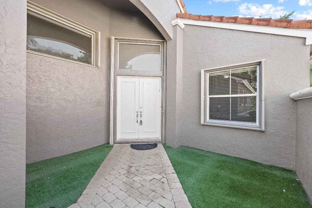 10860 Fairmont Village Drive - Photo 3