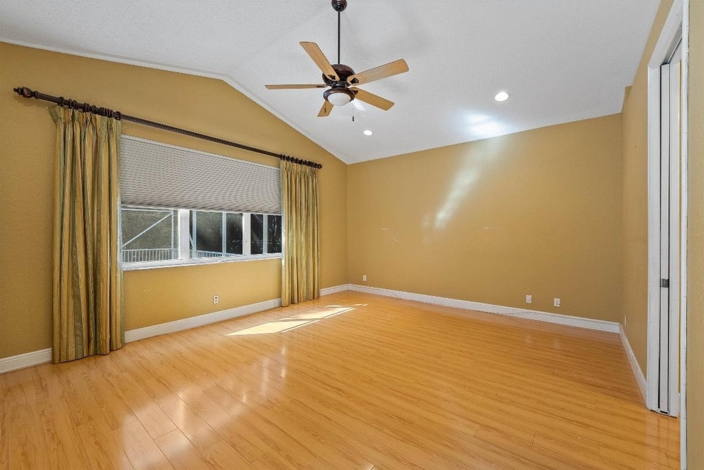 10860 Fairmont Village Drive - Photo 17