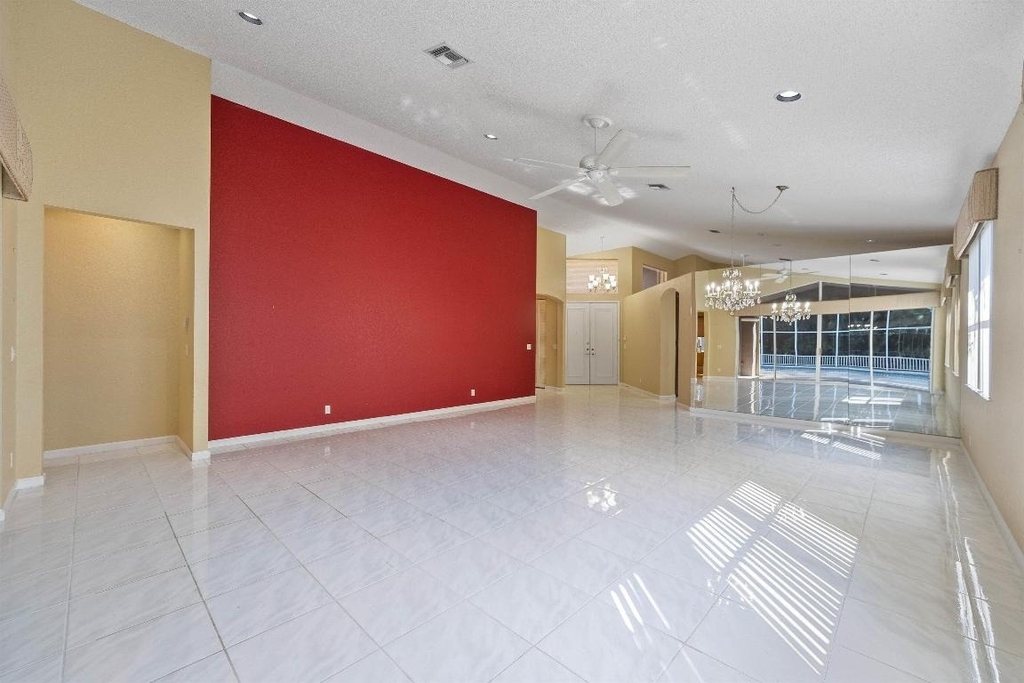 10860 Fairmont Village Drive - Photo 7