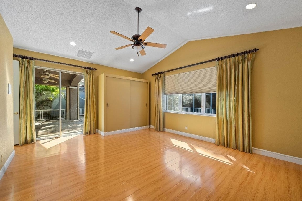 10860 Fairmont Village Drive - Photo 18