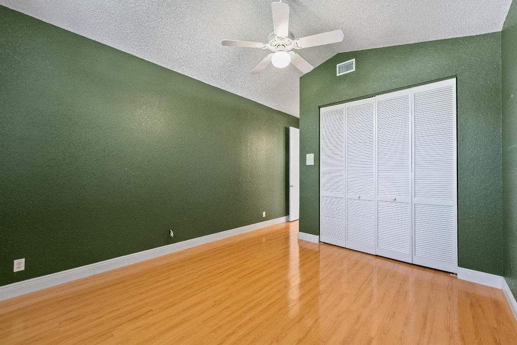 10860 Fairmont Village Drive - Photo 27