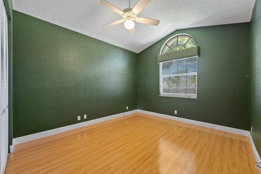 10860 Fairmont Village Drive - Photo 26
